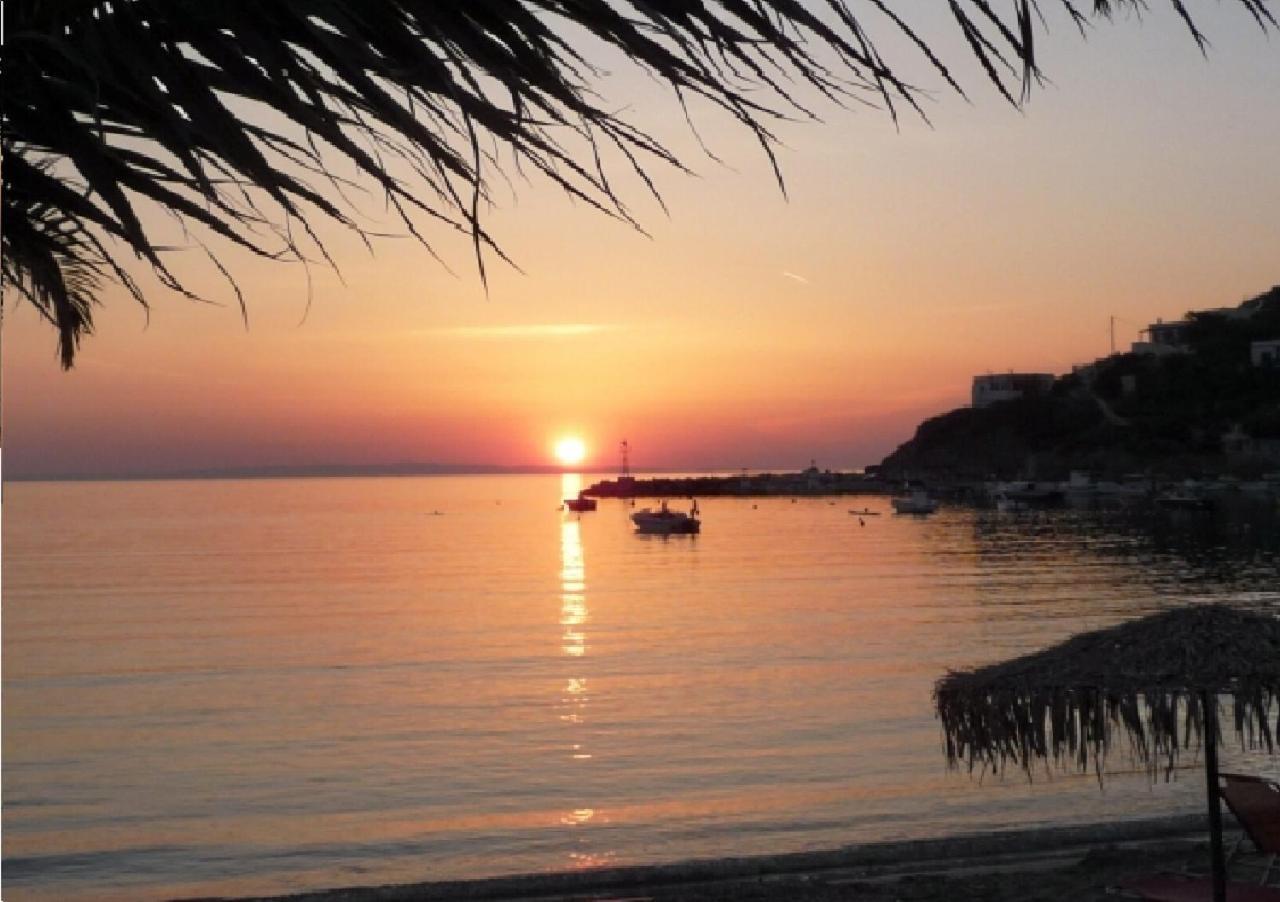 Aphrodite Hotel Syros Kini Exterior foto
